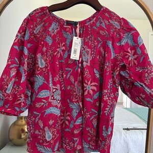 New Vineyard Vines smocked top